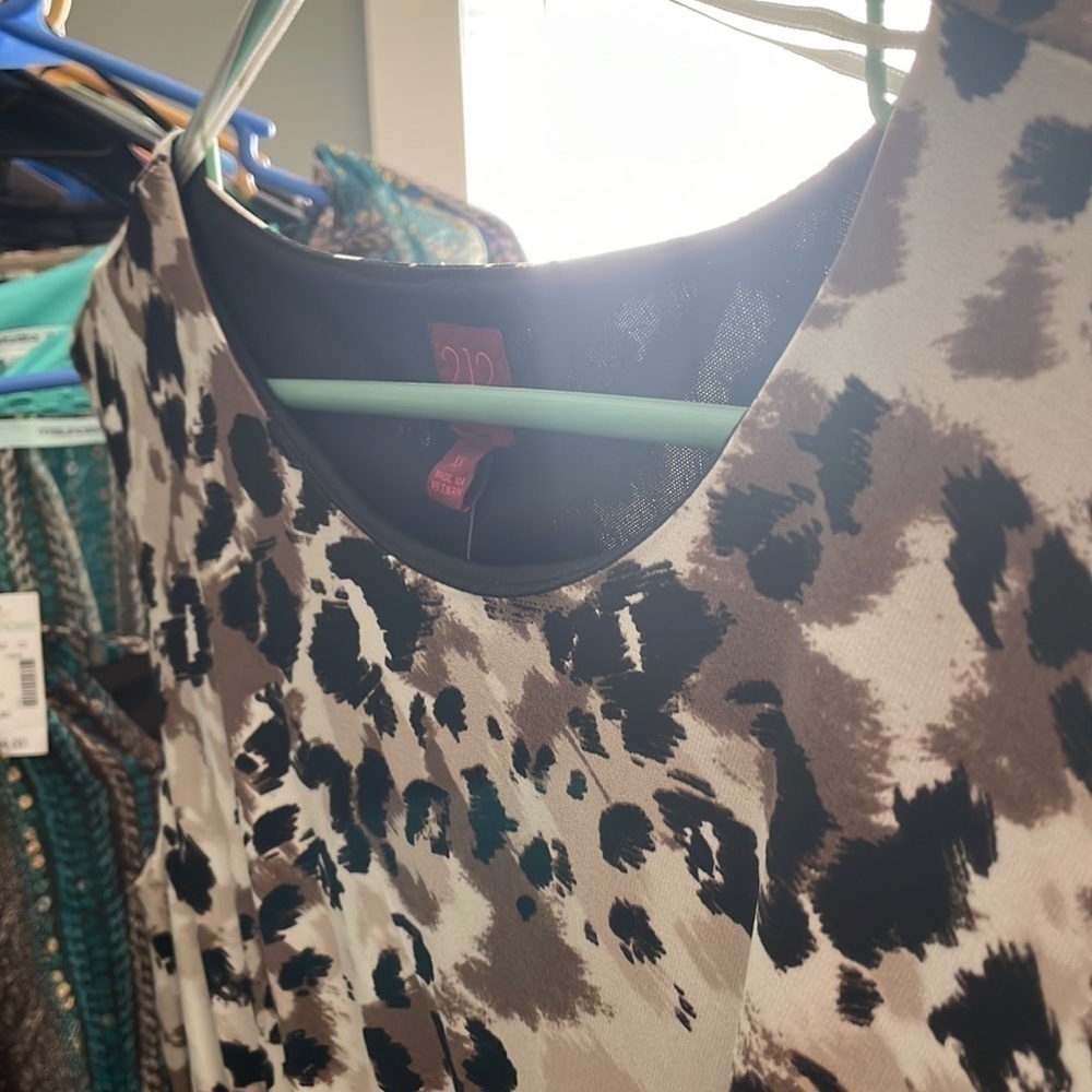 212 Collection Women’s Short sleeve animal print dress Size XS NWT - Picture 7 of 8